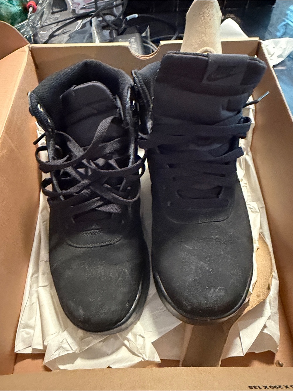 Nike Pinchot Leather Men’s Sneakers in Black